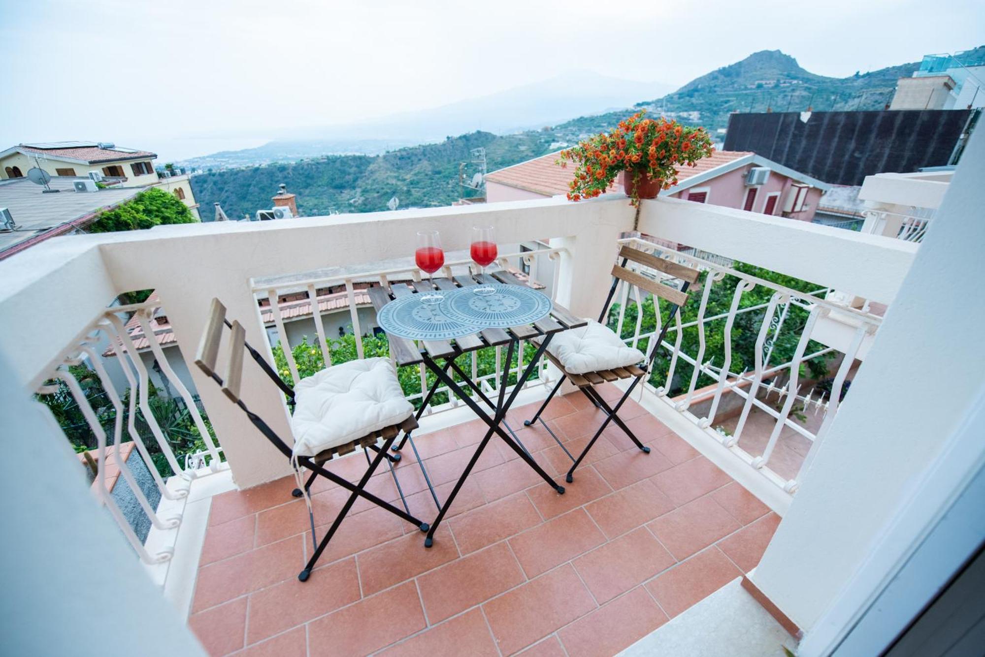 Villa Clara Suites Taormine Extérieur photo